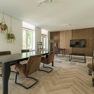 New Xl Prestige Home With Balconies